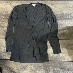 A M grey Old Navy Cardigan in women’s.